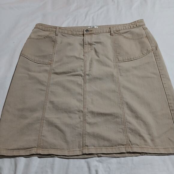 CJ BANKS women's 24 Khaki Mini-Skirt Cotton/Poly/Spandex blend Classic Timeless - Picture 1 of 10